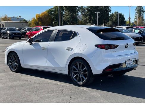 Used 2020 MAZDA MAZDA3 Hatchback w/ Preferred Package image 4