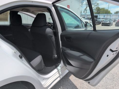 Used 2022 Toyota Corolla LE FWD image 13