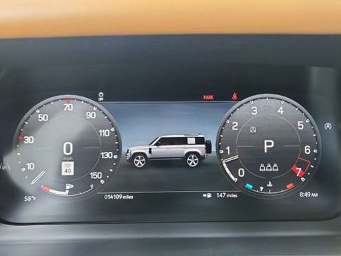Used 2024 Land Rover Defender 110 SE image 40