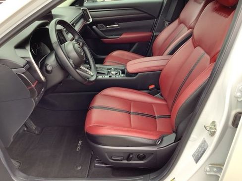 Used 2025 MAZDA CX-50 AWD 2.5 Hybrid w/ Premium Pkg image 9