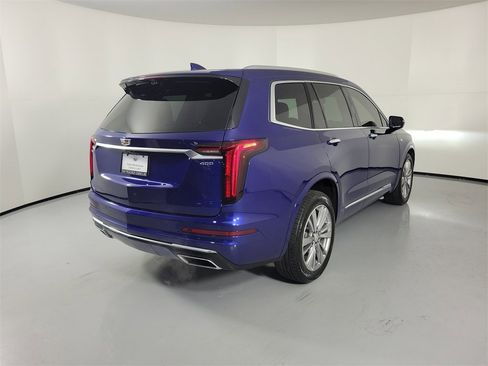 Certified 2023 Cadillac XT6 Premium Luxury w/ Technology Package image 4
