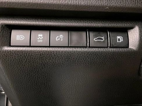 Used 2025 Toyota Camry XSE FWD image 37