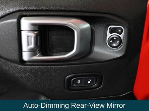 Used 2020 Jeep Wrangler Unlimited Sahara w/ Uconnect 4C Nav & Sound Group AWD/4WD image 15