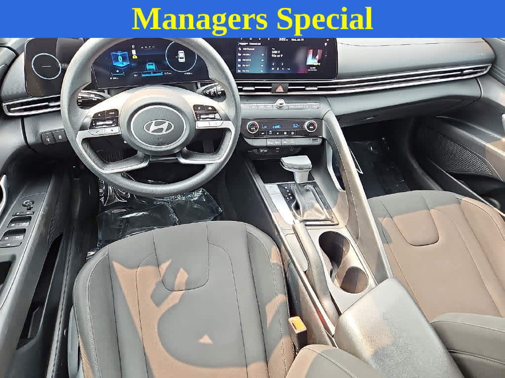 Used 2024 Hyundai Elantra SEL FWD image 10