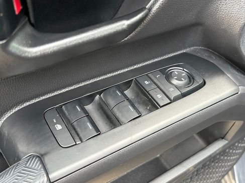 Used 2025 Toyota Tacoma SR5 image 25