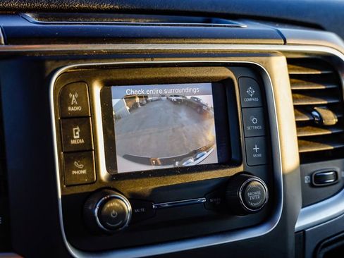 Used 2024 RAM 1500 Classic SLT image 27