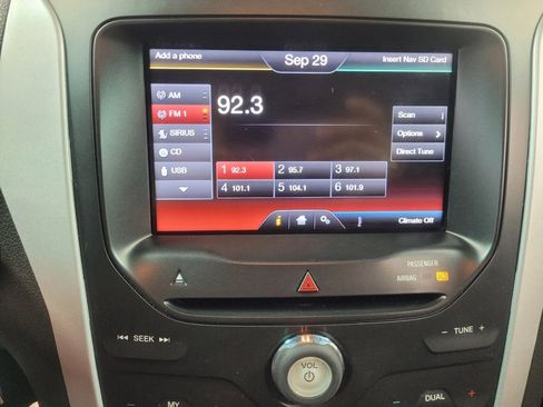 Used 2015 Ford Explorer XLT w/ Equipment Group 202B image 25