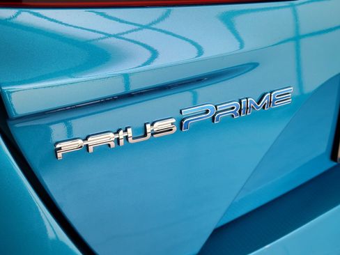 Used 2019 Toyota Prius Prime Premium w/ Carpet Mat Package FWD image 5