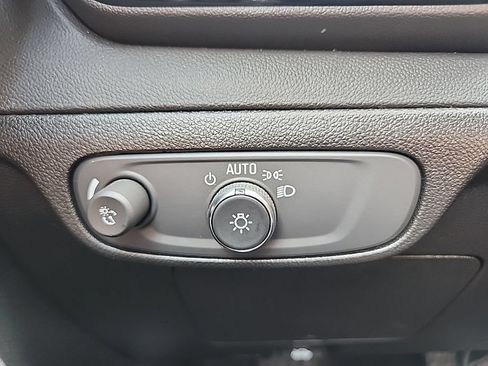 Used 2023 Chevrolet Bolt EUV LT w/ Comfort Package FWD image 27