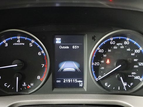 Used 2017 Toyota RAV4 LE FWD image 11