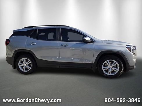 Certified 2024 GMC Terrain SLE w/ Driver Convenience Package FWD image 7