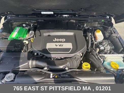 Used 2017 Jeep Wrangler Unlimited Sahara w/ Max Tow Package AWD/4WD image 27