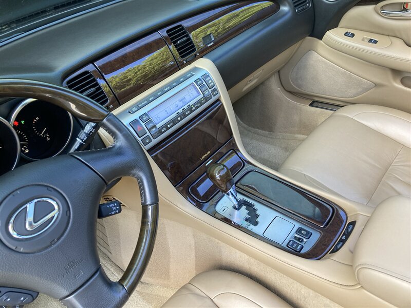 Used 2007 Lexus SC 430 Convertible RWD image 23