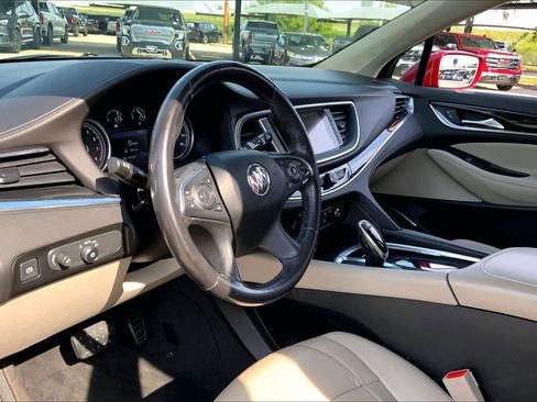 Used 2020 Buick Enclave Essence w/ LPO, Touring Package FWD image 17