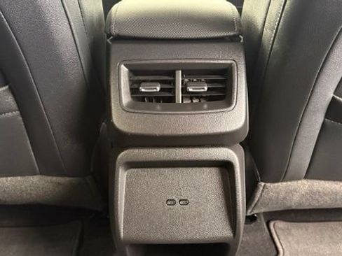 Used 2024 Chevrolet Equinox EV LT AWD/4WD image 28