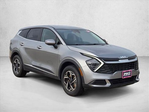 Used 2024 Kia Sportage LX AWD/4WD image 3