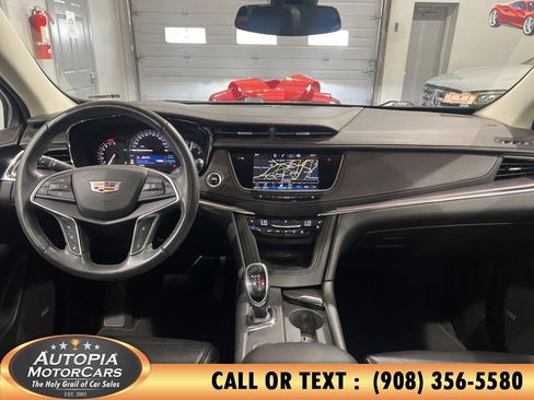 Used 2018 Cadillac XT5 Premium Luxury AWD/4WD image 24