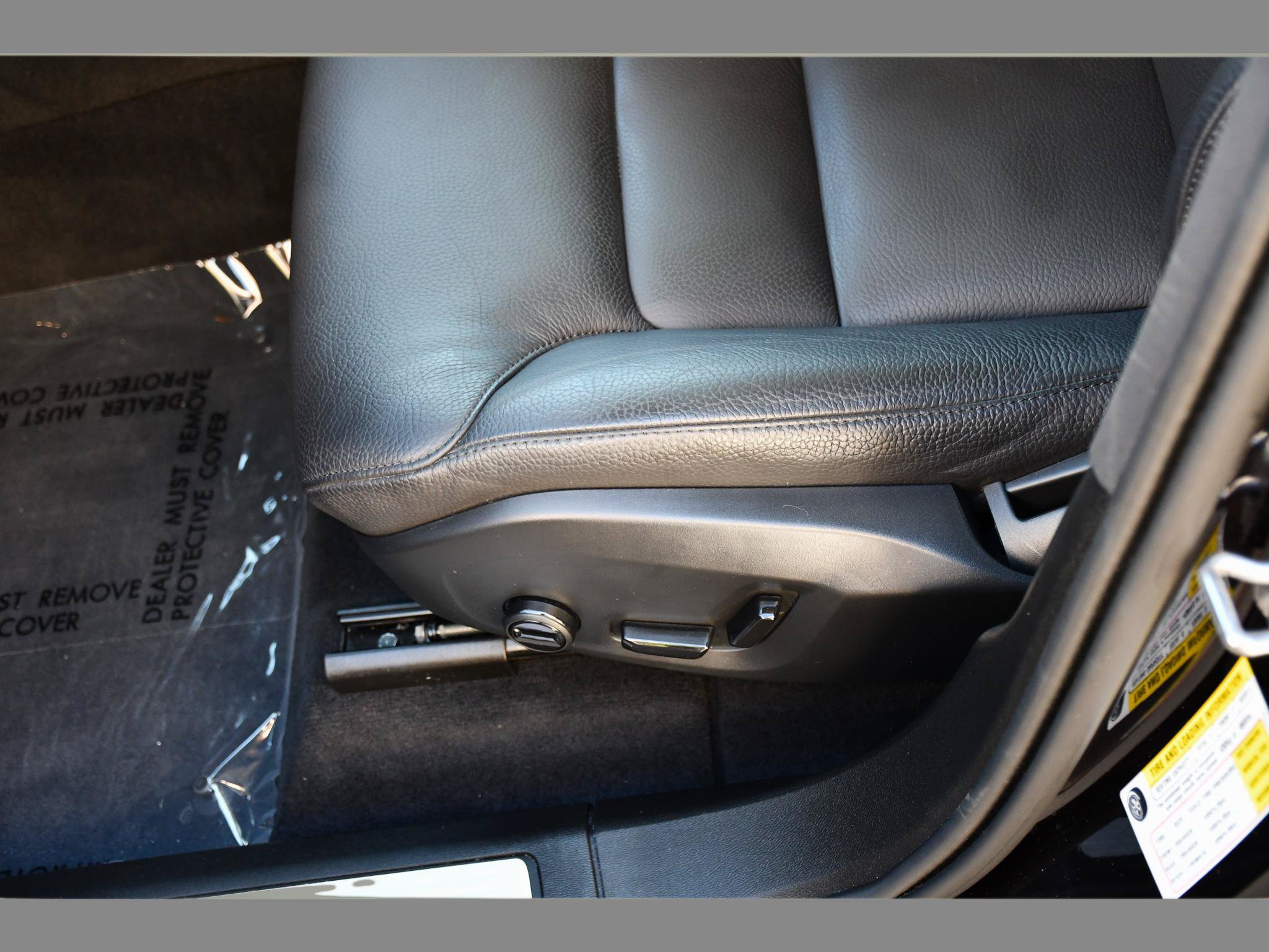 Certified 2024 Volvo XC60 B5 Plus w/ Protection Package Premier AWD/4WD image 35