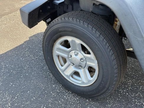 Used 2013 Jeep Wrangler Sport AWD/4WD image 7