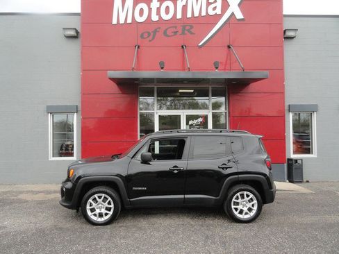 Used 2020 Jeep Renegade Sport w/ Sport Appearance Group AWD/4WD image 2