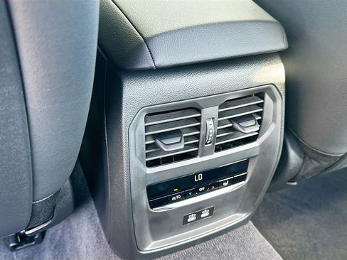 New 2026 BMW 330i Sedan w/ M Sport Package image 19