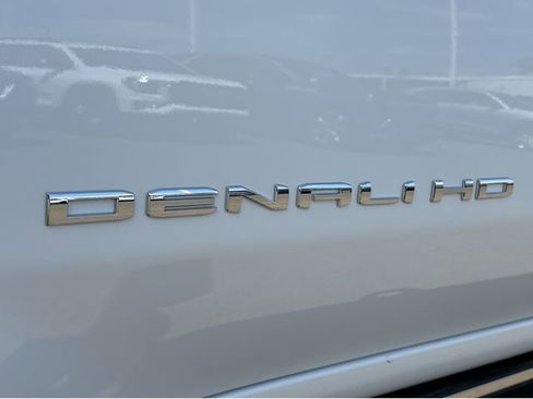 New 2025 GMC Sierra 2500 Denali Ultimate image 17