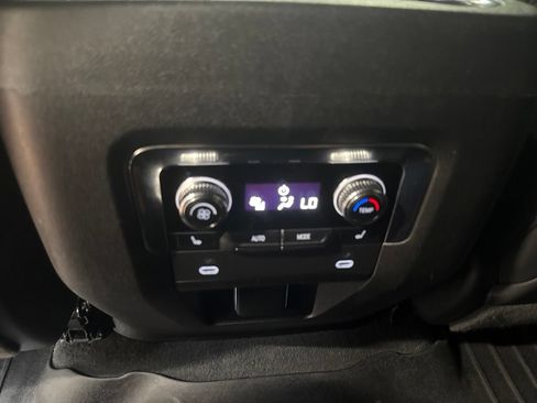Used 2023 GMC Yukon AT4 w/ Technology Package AWD/4WD image 18