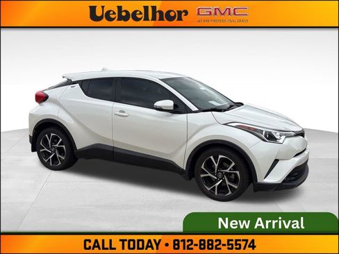 Used 2018 Toyota C-HR XLE FWD image 2