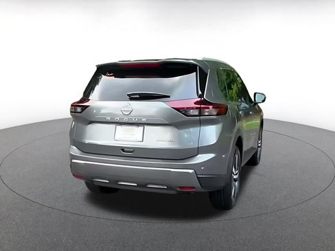 Used 2026 Nissan Rogue SL AWD/4WD image 14