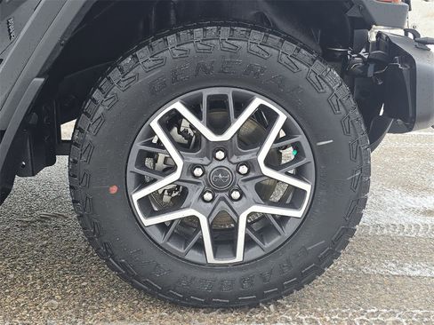 Used 2024 Jeep Wrangler Sahara image 34