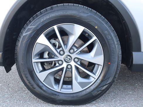 Used 2016 Toyota RAV4 XLE image 11