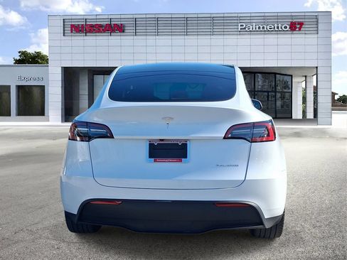 Used 2024 Tesla Model Y Long Range AWD/4WD image 5