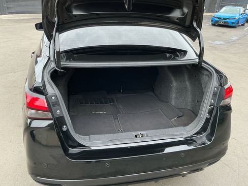 Used 2020 Nissan Versa SR w/ Convenience Package image 24