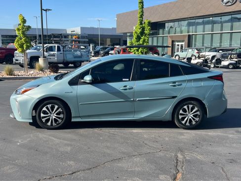 Used 2022 Toyota Prius XLE w/ Advanced Technology Package image 12