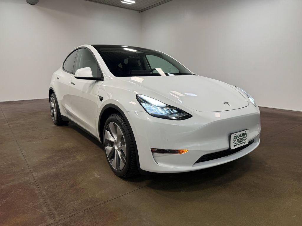 Used 2021 Tesla Model Y Long Range AWD/4WD image 29