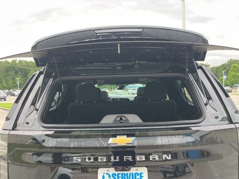 New 2026 Chevrolet Suburban High Country RWD image 7