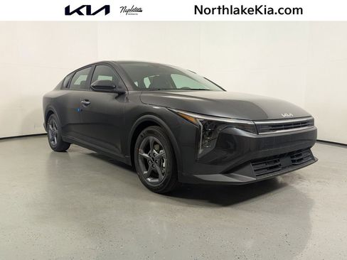 New 2026 Kia K4 LXS image 1