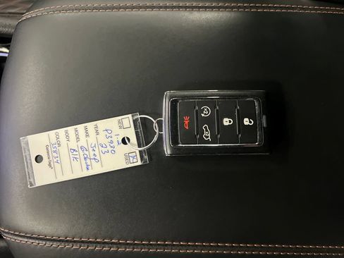 Used 2023 Jeep Grand Cherokee Summit AWD/4WD image 30