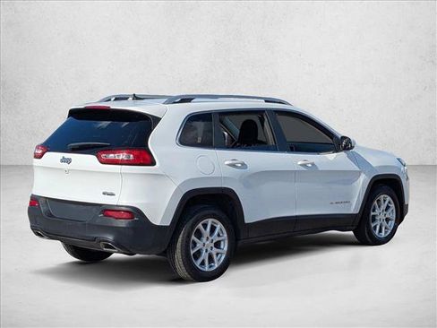 Used 2016 Jeep Cherokee Latitude image 5