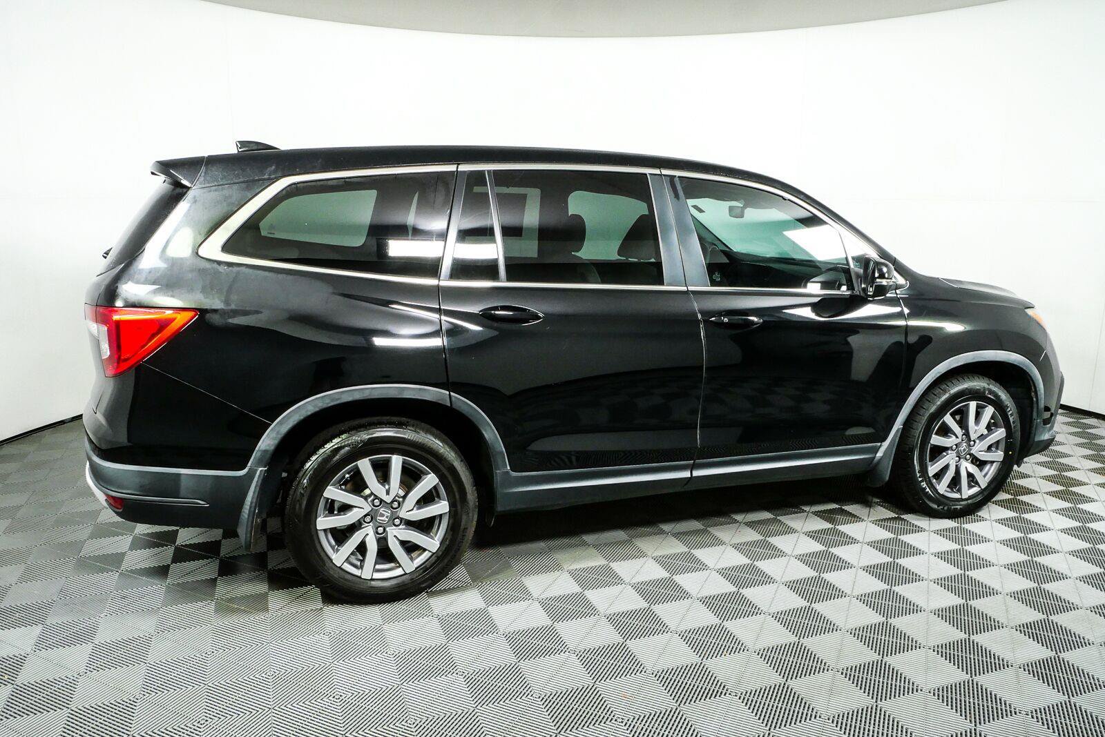 Used 2019 Honda Pilot EX-L image 2