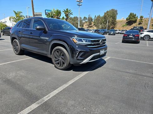 Used 2022 Volkswagen Atlas Cross Sport SE image 3