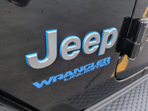 Used 2022 Jeep Wrangler Unlimited Sahara w/ Cold Weather Group AWD/4WD image 30