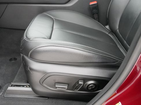 Used 2025 Jeep Grand Cherokee L Limited w/ Luxury Tech Group II image 20