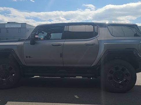 New 2026 GMC Hummer EV 3X w/ Carbon Fiber Edition Package AWD/4WD image 4