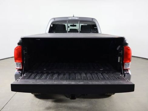 Used 2016 Toyota Tacoma SR5 w/ Exterior Package image 17