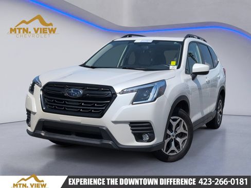 Used 2024 Subaru Forester Premium AWD/4WD image 1
