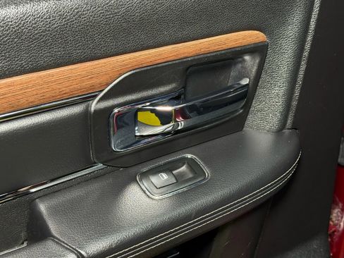 Used 2014 RAM 1500 Laramie image 18