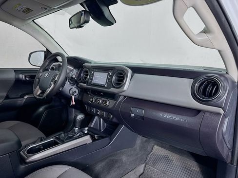 Used 2018 Toyota Tacoma SR5 image 28