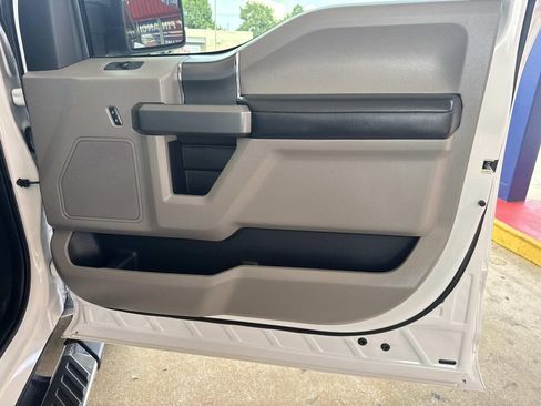 Used 2018 Ford F150 XLT w/ Equipment Group 302A Luxury AWD/4WD image 15