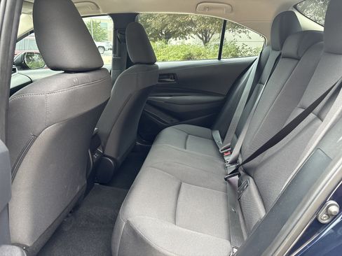 Used 2025 Toyota Corolla LE FWD image 29